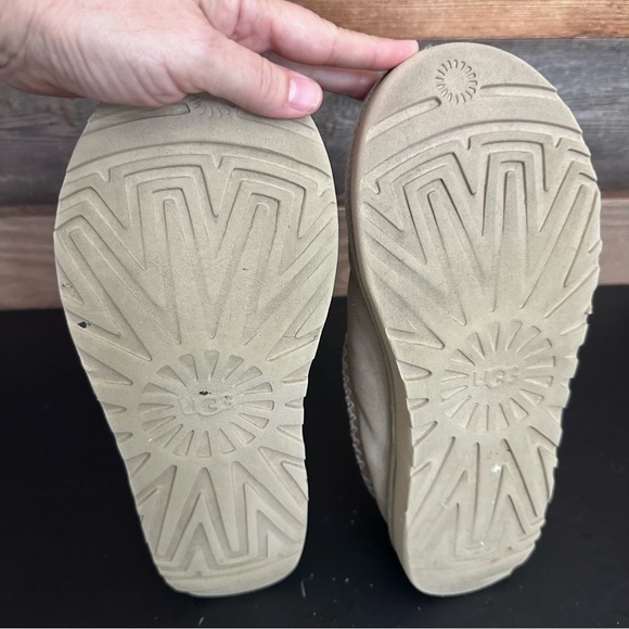 Ugg Tasman Sz 9 - Picture 11 of 11